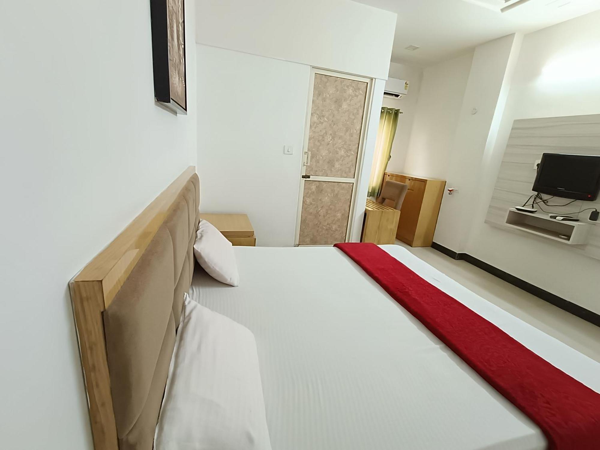 Stay Guru Usha Residency Bhuj Exterior foto